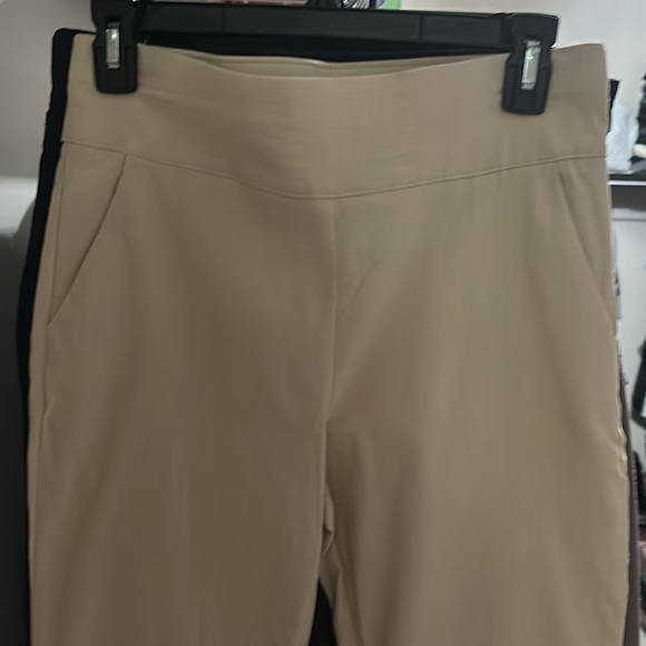 HDE Pull On Capri Pants for Women with Pockets Elastic Waist Cropped Pants - Picture 5 of 9